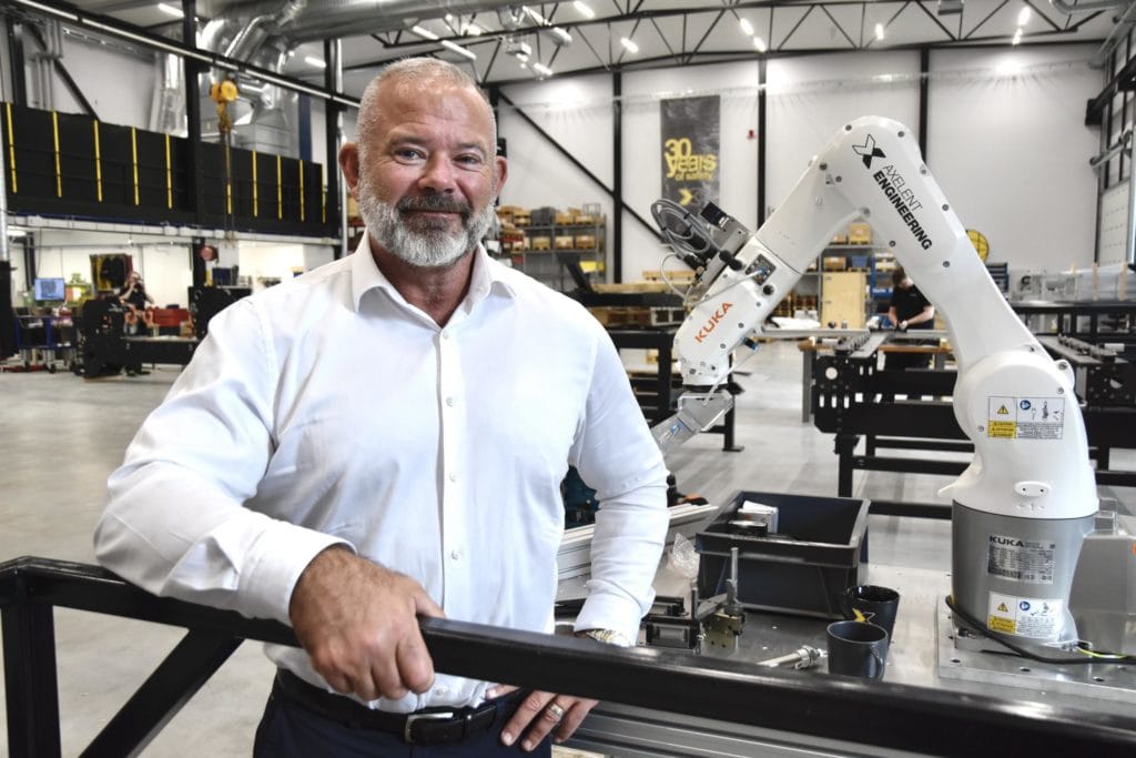 Jesper Bundgaard är vd för Axelent Engineering ett företag som samarbetar med såväl gymnasieskolor som universitet. Foto: Axelent Engineering